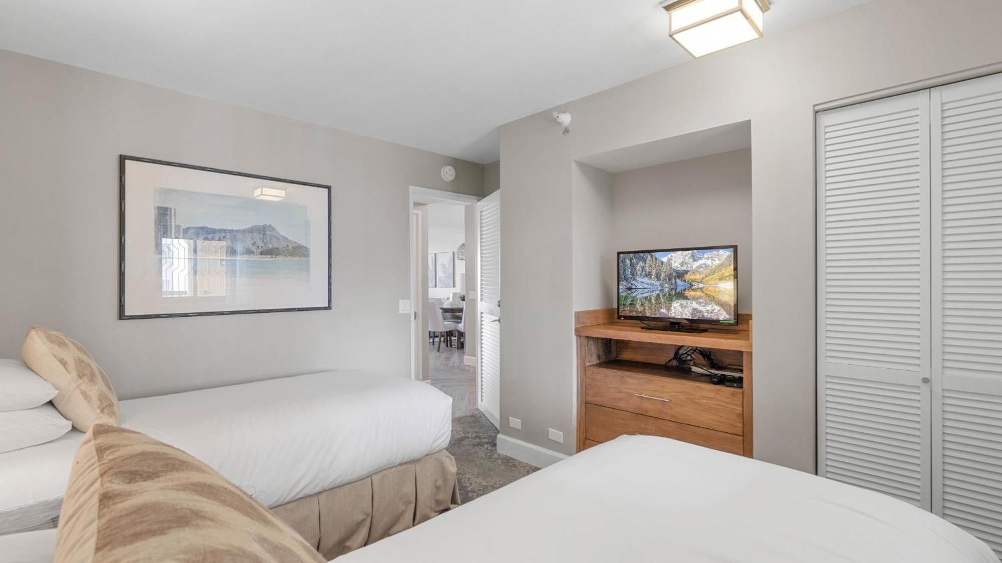 Luxury Oceanfront 2 Bedroom Apartment At Waikiki Beach Tower โฮโนลูลู ภายนอก รูปภาพ