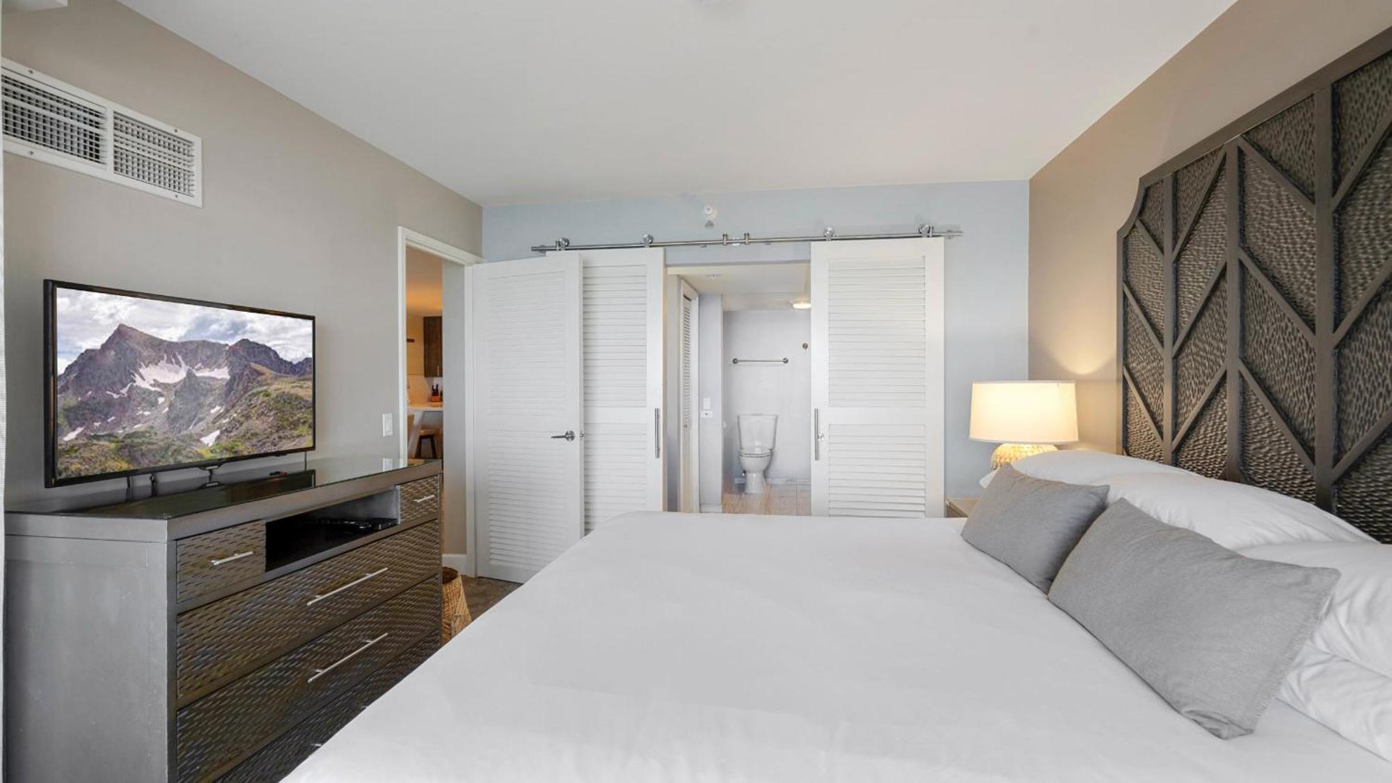 Luxury Oceanfront 2 Bedroom Apartment At Waikiki Beach Tower โฮโนลูลู ภายนอก รูปภาพ