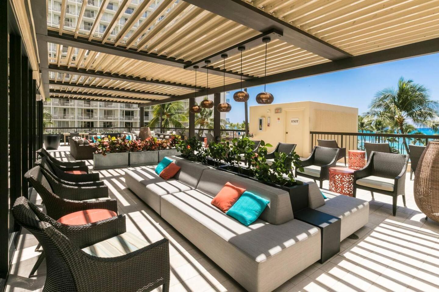 Luxury Oceanfront 2 Bedroom Apartment At Waikiki Beach Tower โฮโนลูลู ภายนอก รูปภาพ