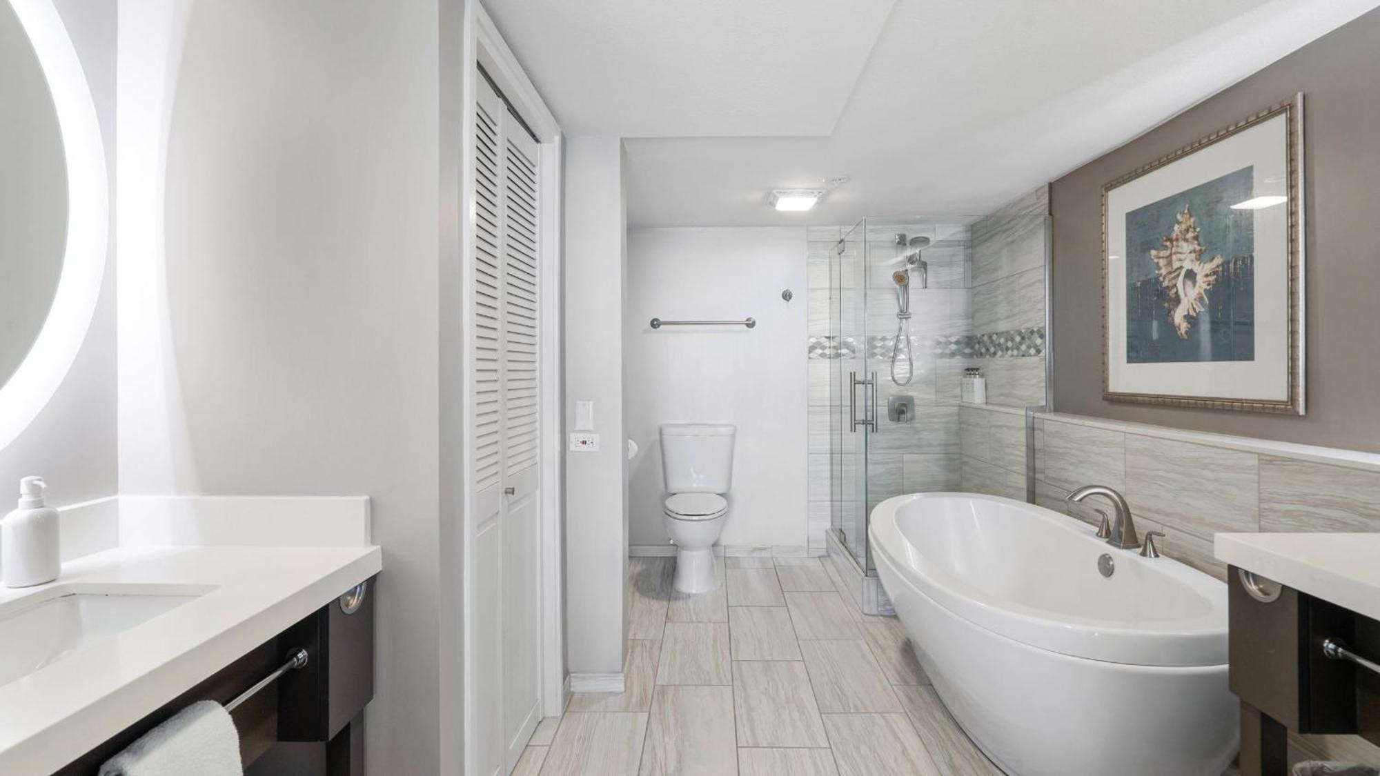 Luxury Oceanfront 2 Bedroom Apartment At Waikiki Beach Tower โฮโนลูลู ภายนอก รูปภาพ