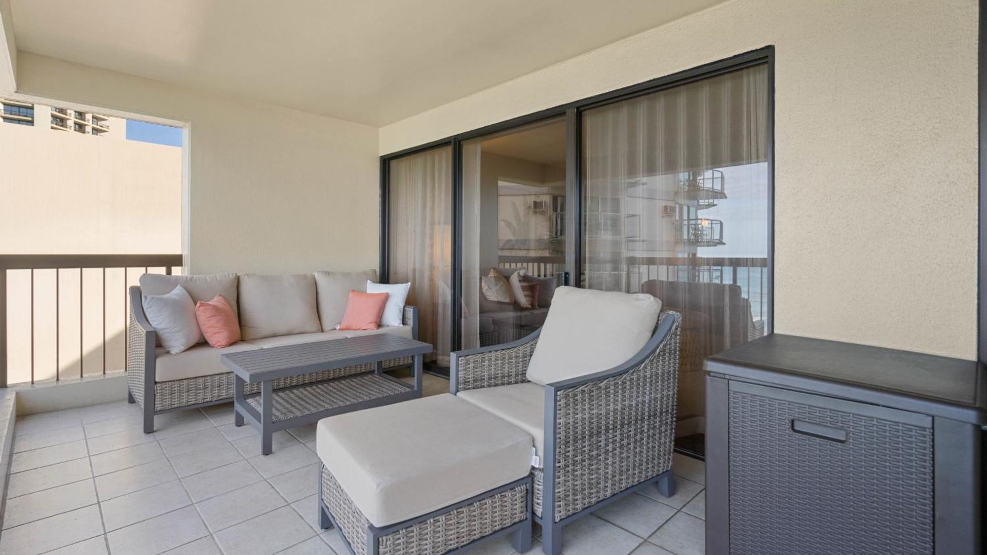 Luxury Oceanfront 2 Bedroom Apartment At Waikiki Beach Tower โฮโนลูลู ภายนอก รูปภาพ